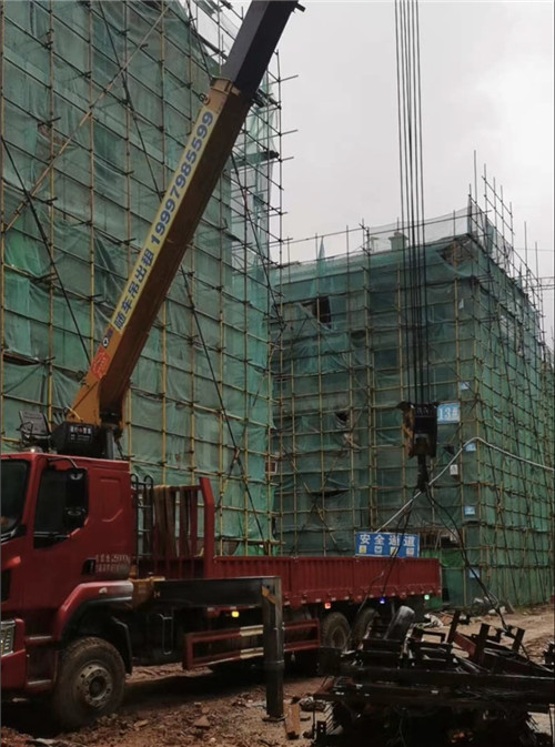 高明区“慢工细活”—— 吊车的 “微动控制” 技术